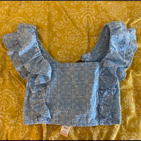 BCBGeneration ruffled crop top size small - Picture 3 of 5